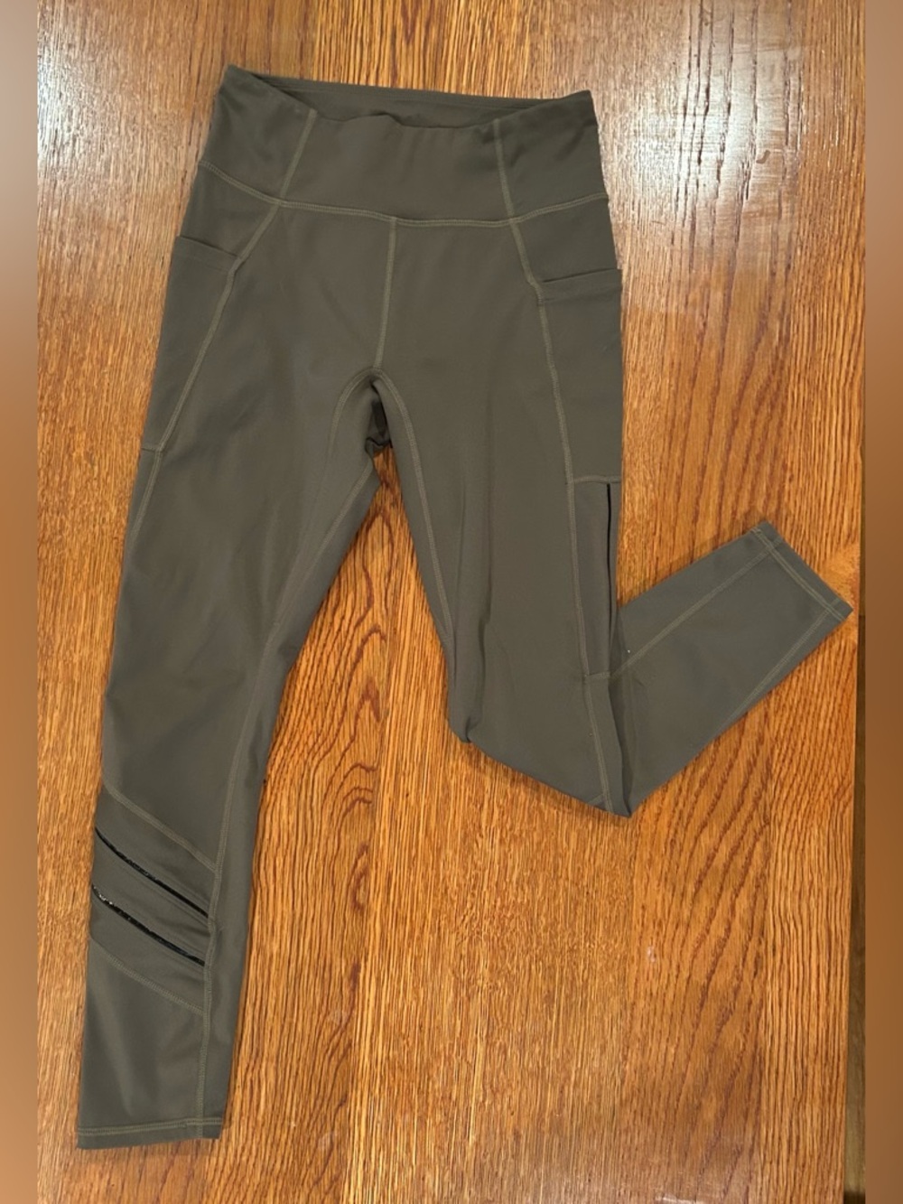 Fabletics On-The-Go PowerHold Leggings 
- Size S